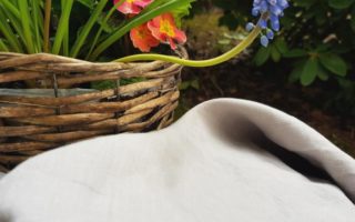 220x240-leinenbettwaesche vor korb